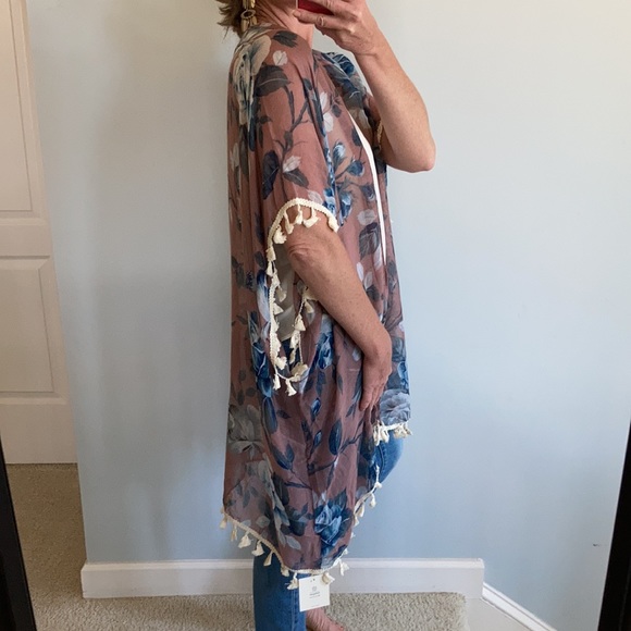 Floral Print Boho Kimono - Picture 4 of 8